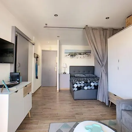 Juan Les Pins Centre - Neuf Avec Terrasse - 3 Mins Des Plages - Jazz Apartman Antibes
